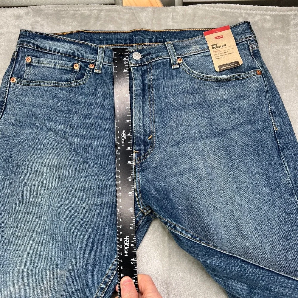 Levis 505 Jeans Mens 36x30 Blue Regular Fit Straight‎ Stretch Medium Wash NWT